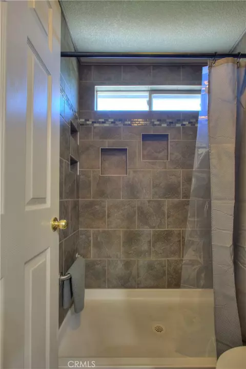 Bath - 4529 Sun Ray, Salida, CA 95368 photo 9 of 10