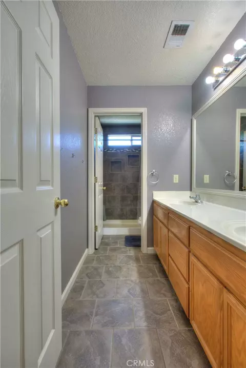 Bath - 4529 Sun Ray, Salida, CA 95368 photo 4 of 10