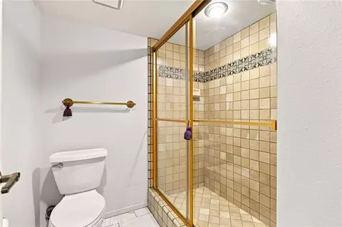 Bath - 1723 Monte Grosso Dr, Merced, CA 95340 photo 3 of 4