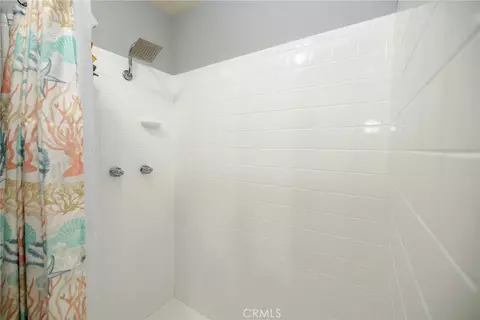 Bath - 3350 M #42, Merced, CA 95348 photo 4 of 6