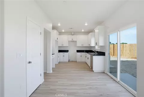 Entry Way - 444 Oleander Ct, Chowchilla, CA 93610 photo 3 of 7