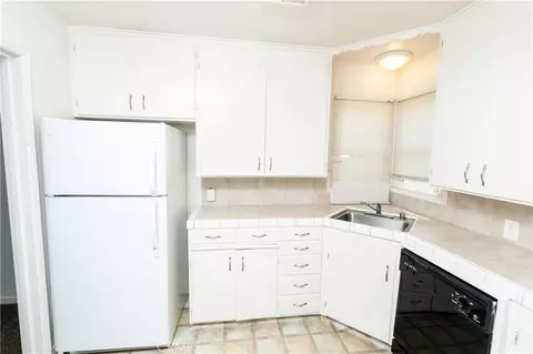 Kitchen - 555 N 2nd, Chowchilla, CA 93610 photo 2 of 6