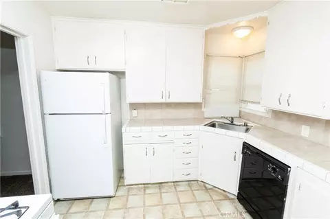 Kitchen - 555 N 2nd, Chowchilla, CA 93610 photo 4 of 6