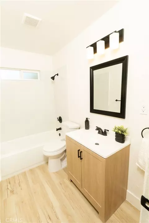 Bath - 112 Riverside, Chowchilla, CA 93610 photo 1 of 2