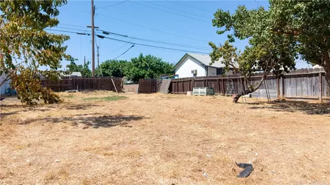 Exterior - 112 Riverside, Chowchilla, CA 93610 photo 4 of 4