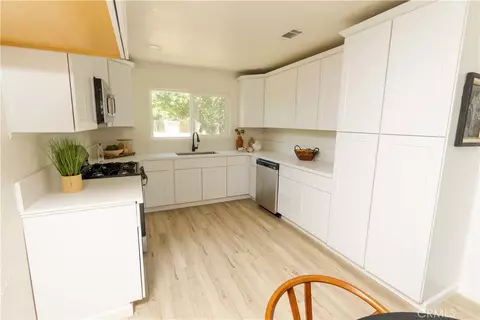 Kitchen - 112 Riverside, Chowchilla, CA 93610 photo 4 of 6