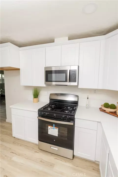 Kitchen - 112 Riverside, Chowchilla, CA 93610 photo 5 of 6