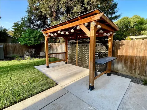 Exterior - 887 Purdue Ct, Merced, CA 95348 photo 3 of 10
