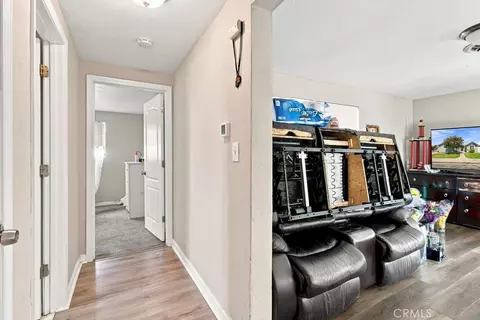 Entry Way - 417 Sutter, Manteca, CA 95336 photo 4 of 5