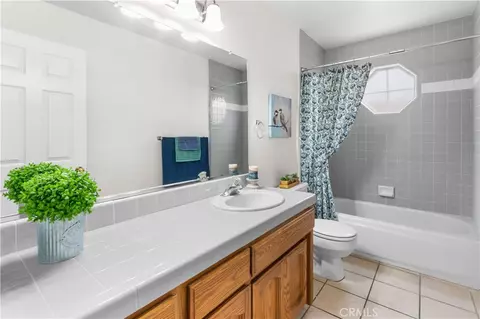 Bath - 1147 Pelican Ct, Merced, CA 95340 photo 3 of 3