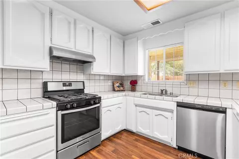 Kitchen - 1147 Pelican Ct, Merced, CA 95340 photo 2 of 3