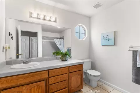 Bath - 1147 Pelican Ct, Merced, CA 95340 photo 1 of 3