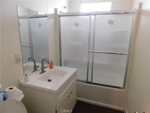 Bath - 1780 W 8th, Merced, CA 95341 photo 3 of 4