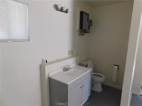 Bath - 1780 W 8th, Merced, CA 95341 photo 4 of 4