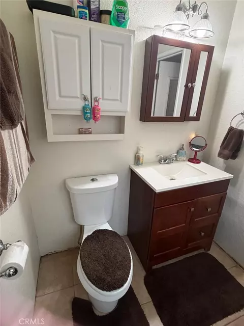 Bath - 5109 Center, Modesto, CA 95357 photo 3 of 4