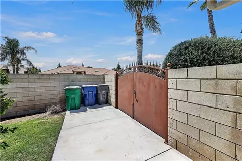 Exterior - 3077 Express Ct, Madera, CA 93637 photo 6 of 7