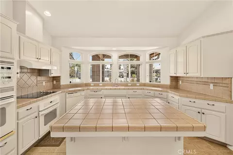 Kitchen - 3077 Express Ct, Madera, CA 93637 photo 2 of 4