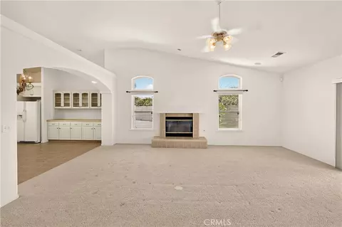 Living - 3077 Express Ct, Madera, CA 93637 photo 2 of 7