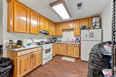 Kitchen - 9566 E Broadway, Planada, CA 95365 photo 4 of 6