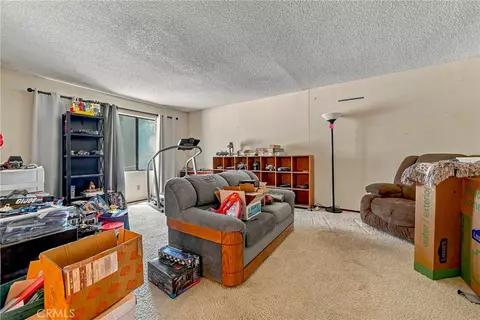 Living - 587 W Donna Dr, Merced, CA 95348 photo 7 of 7