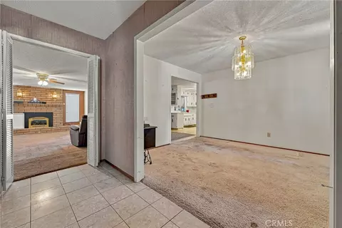 Entry Way - 587 W Donna Dr, Merced, CA 95348 photo 2 of 4