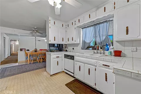 Kitchen - 587 W Donna Dr, Merced, CA 95348 photo 3 of 6