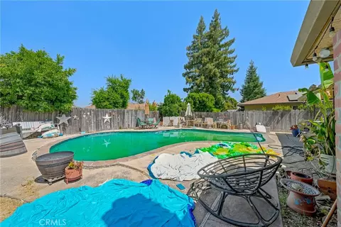 Exterior - 587 W Donna Dr, Merced, CA 95348 photo 7 of 8