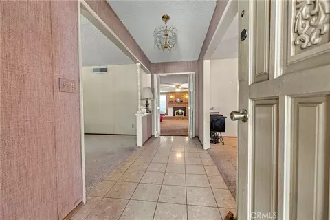 Entry Way - 587 W Donna Dr, Merced, CA 95348 photo 1 of 4