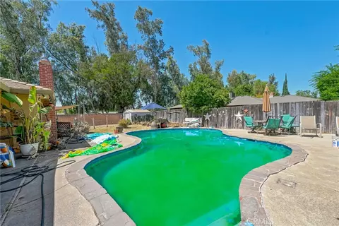 Exterior - 587 W Donna Dr, Merced, CA 95348 photo 5 of 8