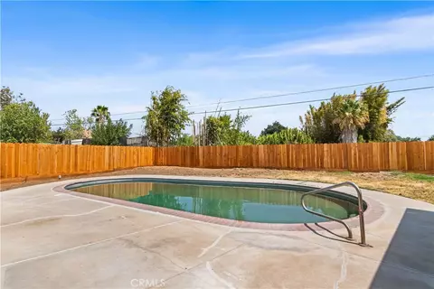Exterior - 698 Roberts Ct, Merced, CA 95340 photo 4 of 5