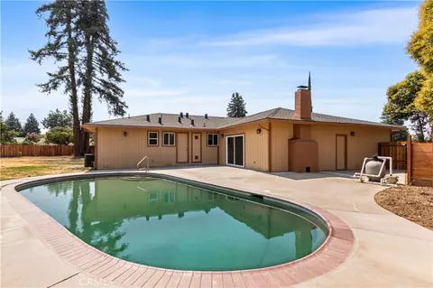 Exterior - 698 Roberts Ct, Merced, CA 95340 photo 3 of 5