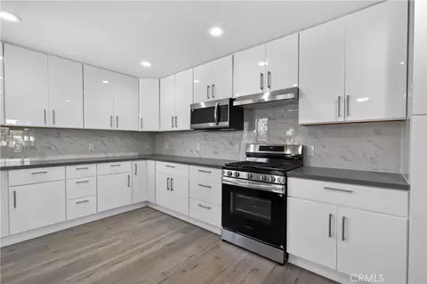 Kitchen - 698 Roberts Ct, Merced, CA 95340 photo 3 of 4