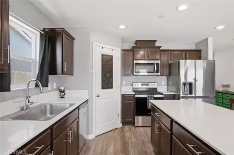 Kitchen - 670 Elizabeth Ct, Merced, CA 95341 photo 1 of 1