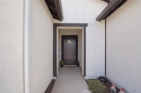 Entry Way - 670 Elizabeth Ct, Merced, CA 95341 photo 1 of 6