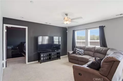 Entry Way - 670 Elizabeth Ct, Merced, CA 95341 photo 4 of 6