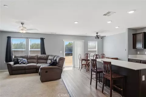 Entry Way - 670 Elizabeth Ct, Merced, CA 95341 photo 3 of 6