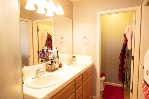 Bath - 537 Alfarata Blvd, Merced, CA 95341 photo 3 of 3