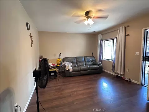Living - 437 Oak, Modesto, CA 95351 photo 2 of 2