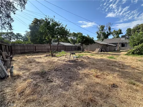 Exterior - 437 Oak, Modesto, CA 95351 photo 5 of 8