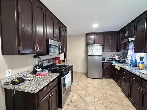 Kitchen - 437 Oak, Modesto, CA 95351 photo 1 of 4