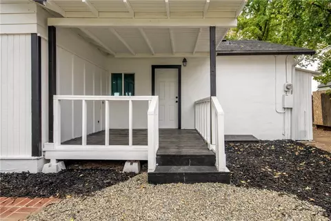 Exterior - 145 E 20th, Merced, CA 95340 photo 3 of 7