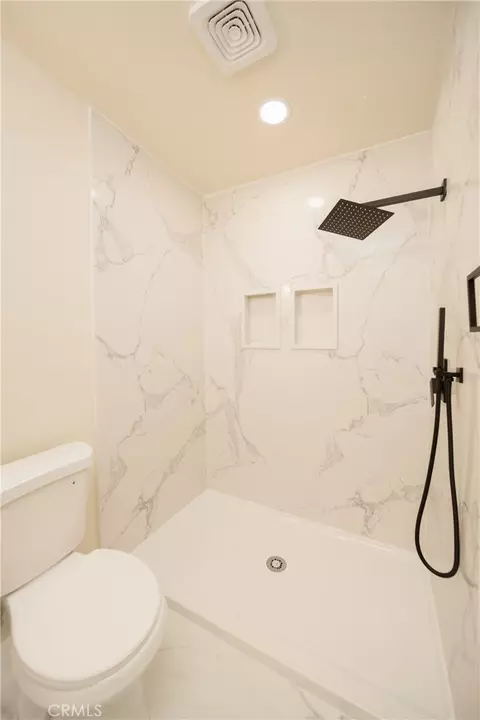 Bath - 145 E 20th, Merced, CA 95340 photo 3 of 3
