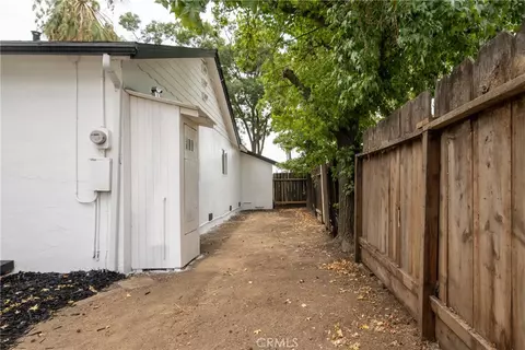 Exterior - 145 E 20th, Merced, CA 95340 photo 5 of 7