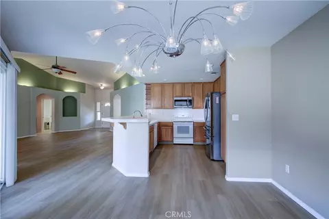 Living - 1065 Mallard, Merced, CA 95340 photo 6 of 11
