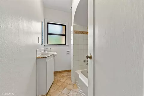 Bath - 209 E 18th, Merced, CA 95340 photo 1 of 1