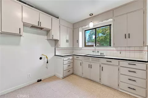 Kitchen - 209 E 18th, Merced, CA 95340 photo 1 of 3