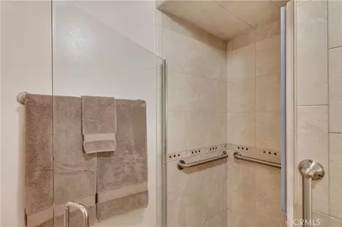 Bath - 385 Emerald, Merced, CA 95340 photo 5 of 5