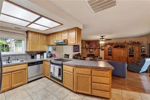 Kitchen - 385 Emerald, Merced, CA 95340 photo 2 of 2