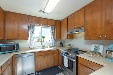 Kitchen - 805 Perlette, Modesto, CA 95356 photo 3 of 3
