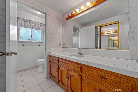 Bath - 1174 Granite Ct, Merced, CA 95340 photo 2 of 2